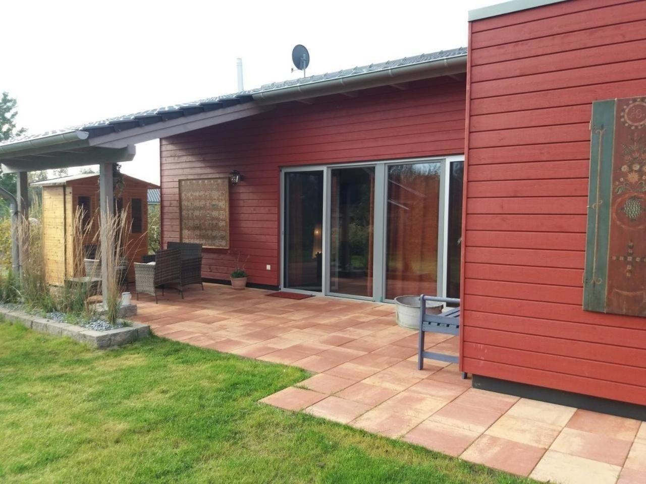 Ferienhaus Am Kleinen See Mit Steg, Garten Und Terrasse Twist Exterior foto